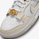 Dunk Low Just Do It White Phantom–Elegante